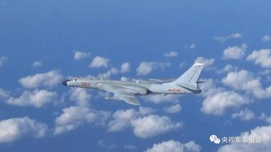 央视新闻:飞越岛链绕岛巡航 中国空军2017年都忙了些啥？