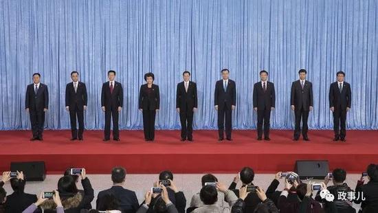 左起:龚道安、彭沉雷、吴清、翁铁慧、应勇、周波、时光辉、许昆林、陈群。