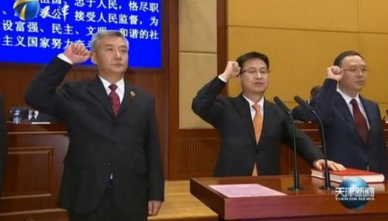 新京报:重庆外调1常委天津迎2副市长 最新变动都是谁？