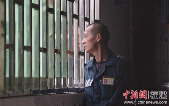 死刑犯求狱警帮其找亲生父母 只因梦到儿时被