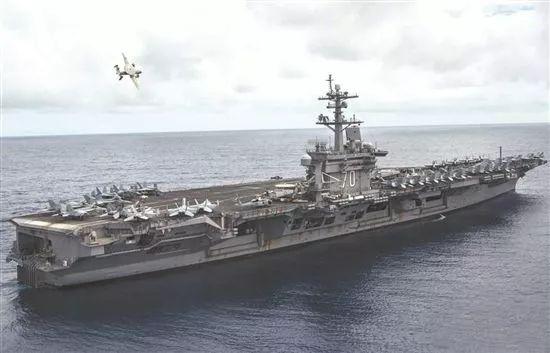 美航母45年后重返越南寻旧情 中国必须小心了