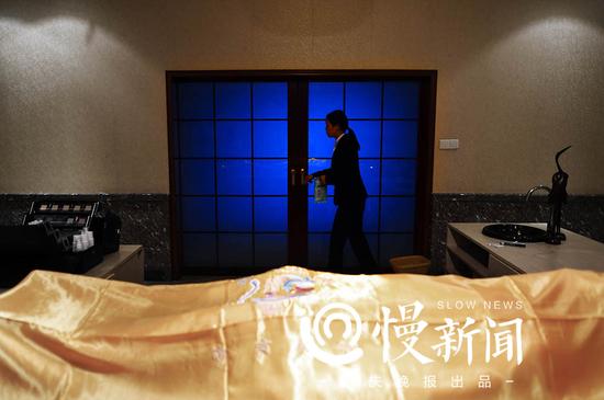 肃静的整容室,一般人估计很难适应