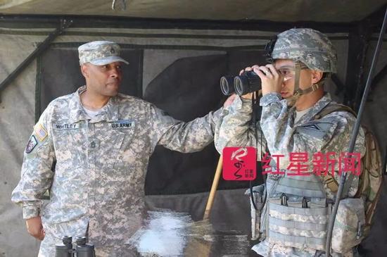 ▲余轶迪（右）受访者供图