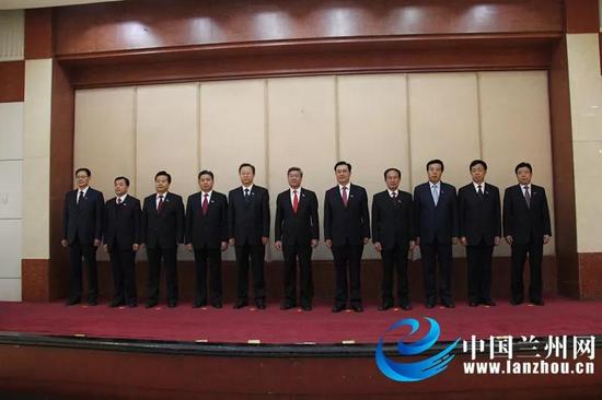 　　△李荣灿（中）、栾克军（右五，已落马）、郭智强（左五）、杨建忠（右四）、李学民（左四）、胥波（右三） 、赵爱（左三）、咸大明（右二）、李宏亚（左二）、张国一（右一）、王宏（左一）
