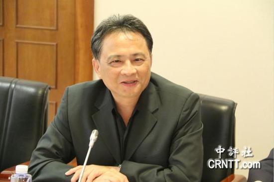 树德科技大学两岸和平研究中心5天后将关门，该中心主任吴建德副教授无奈不舍。（图片来源：香港中评社）