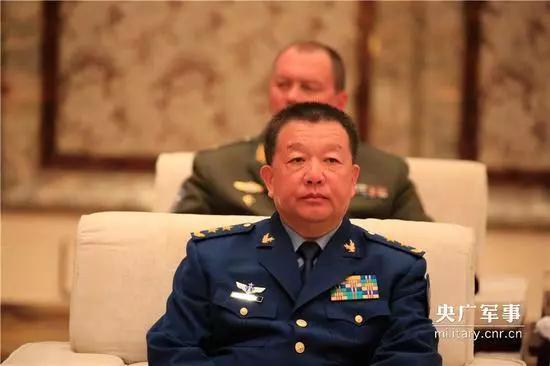 此前,空军还有一名领导调整, 原任空军参谋长职务的麻振军中将已任