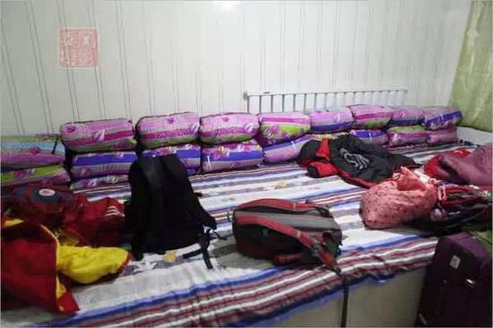 节日期间标价2700元的雪乡9人间 图片来自网络