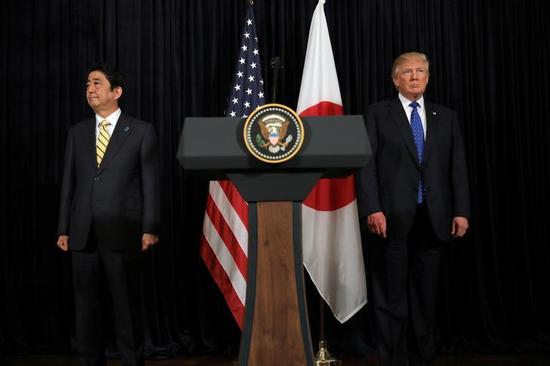 日本首相安倍晋三与美国总统特朗普(资料图)