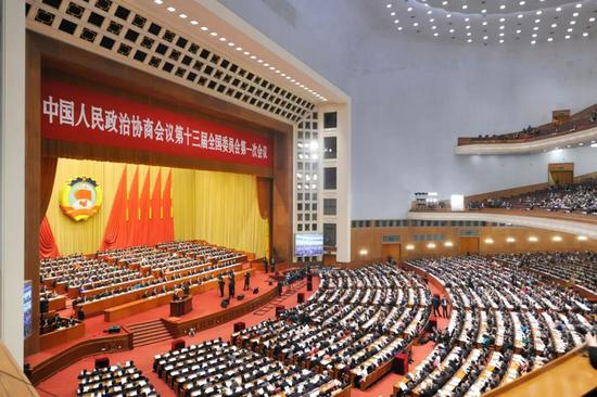 3月3日,中国人民政治协商会议第十三届全国委员会第一次会议在北京人民大会堂开幕。本报记者闫昭 摄