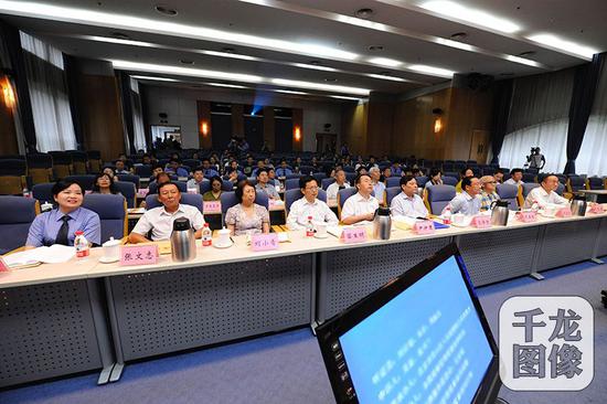 刑事申诉案件的公开审查制度是检察机关推行检务公开,主动接受外部监督的一项制度创新,是保障法律监督职能正确行使的重要举措。图为公开听证会现场。北京市检二分院供图 千龙网发