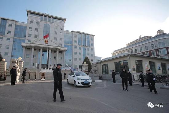 老虎伤人案开庭日当事人发声:起诉不是为了钱