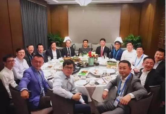 本相是,这是互联网创投圈“财富排行榜”大年夜佬的会餐。