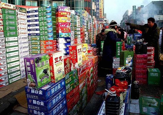 河北一家饮料批发市场。(图片来源:视觉中国)