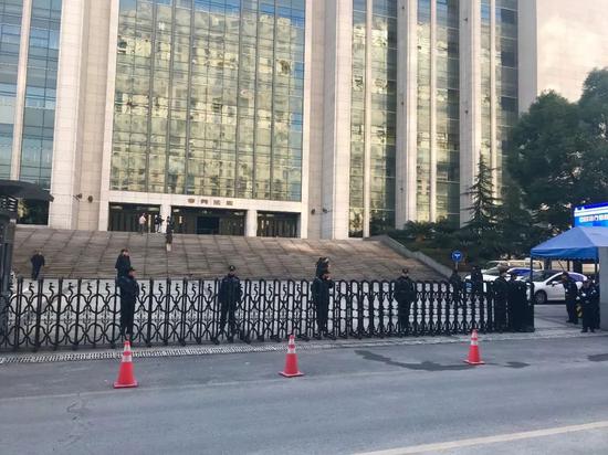 媒体:保姆纵火案律师退庭 管辖异议醉翁之意不