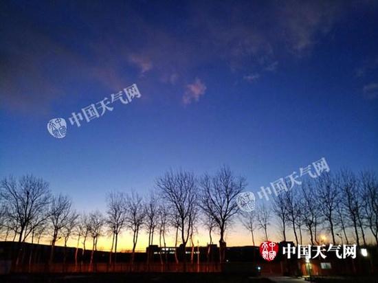 昨夜北京天气寒冷,但夜空很美。(拍摄者:郑睿)