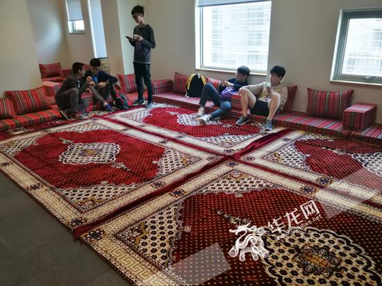 校园内学生公寓里的休息室。照片由蒋牧颜提供 华龙网发