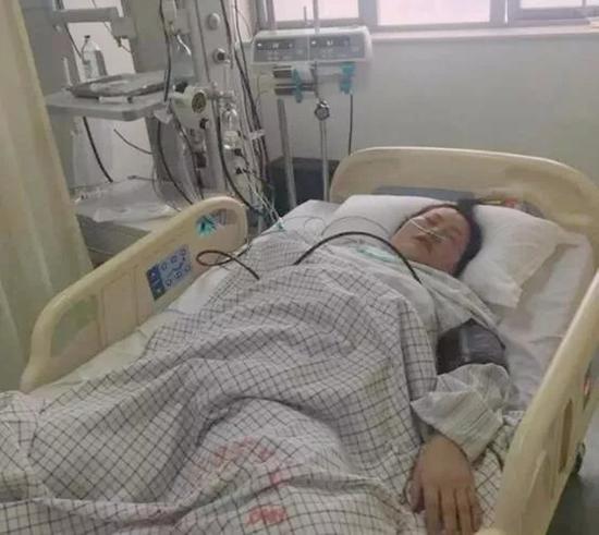 北京时间:医生一夜诊疗67个孩子后脑血管破裂 经抢救苏醒