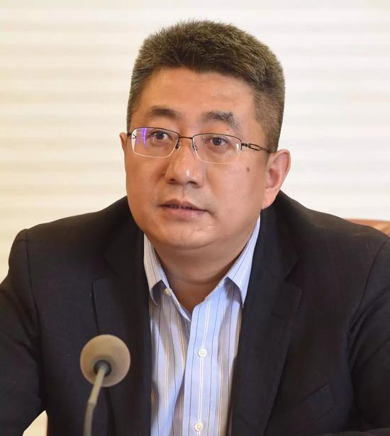 人大法大北大清华：坚决拥护完全赞成宪法修正案