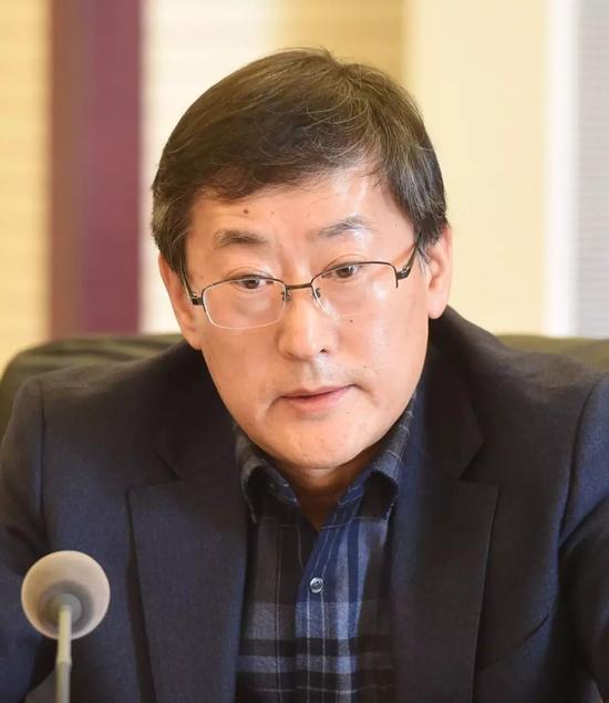 人大法大北大清华：坚决拥护完全赞成宪法修正案
