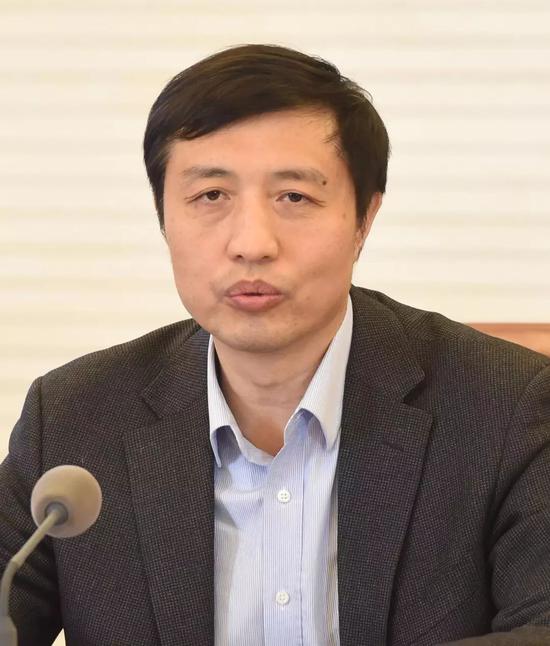 人大法大北大清华：坚决拥护完全赞成宪法修正案