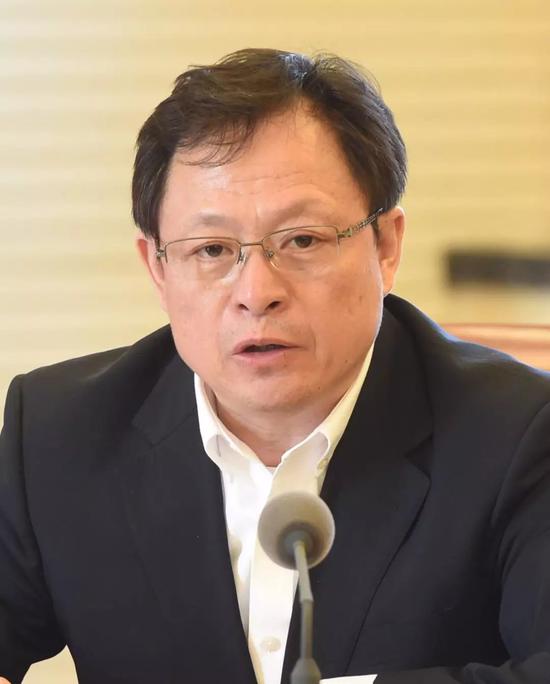 人大法大北大清华：坚决拥护完全赞成宪法修正案