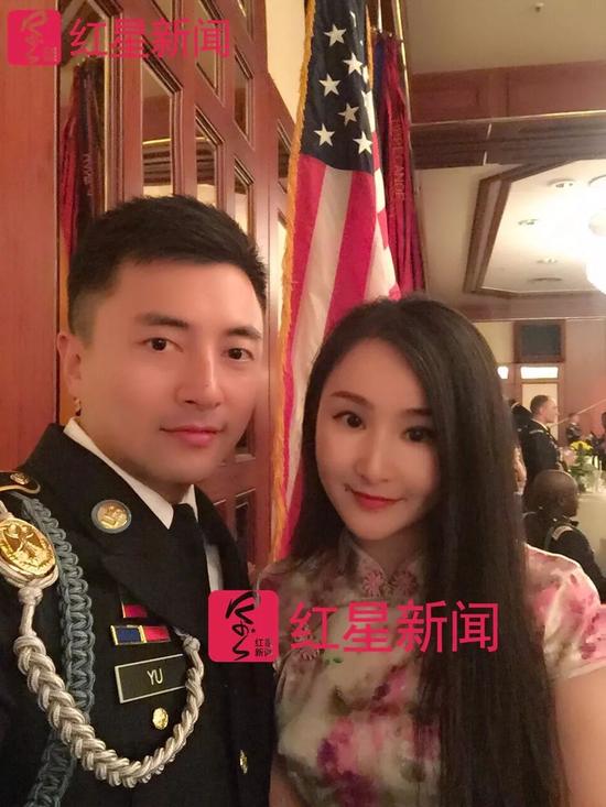 ▲余轶迪和老婆张煜璇受访者供图