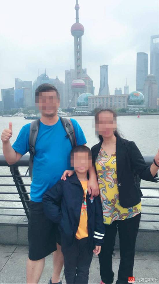 欧某一家三口的合照(来源:南方都市报“深圳大件事”)