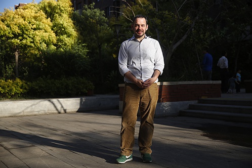 滨海打拼8年 外国女婿辞职专心带娃