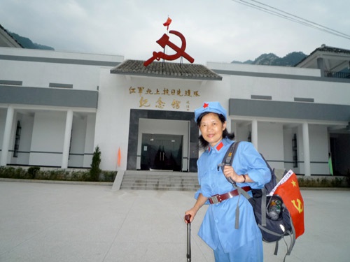 11年间11次重走长征路