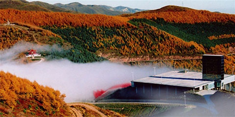 云中的六盘山长征纪念馆