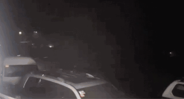 在风中飞速擦过的雨滴