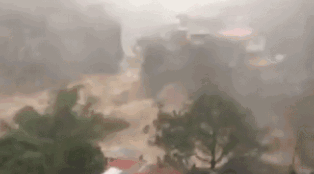 洪水暴虐