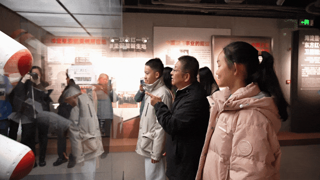 跟着网络达人一起在海淀追“星”