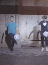 为什么中国首富都很爱足球？