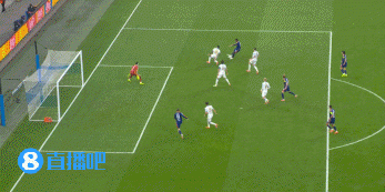 马赛2-1逆转纽卡 36岁奥巴梅扬4分钟双响巴恩斯破门波普出击失误