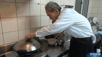 朋友们知道后都笑话他异想天开