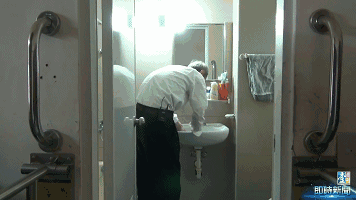 朋友们知道后都笑话他异想天开