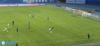 足协杯-青岛西海岸2-0大连鲲城进八强将战国安 阿齐兹传射建功