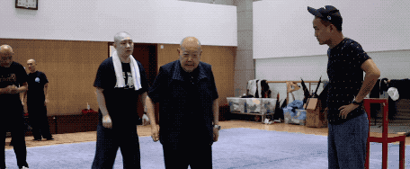 习近平与文艺工作者的故事|梨园春秋薪火传