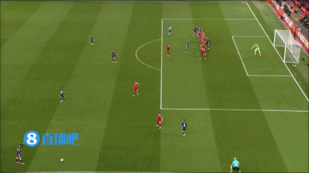 三连败！利物浦1-4埃因霍温近7场4负 范戴克离谱送点科纳特失误