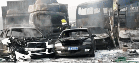 官方通报安徽滁新高速致18死事故：多人被处分