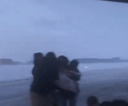 国航备降空姐喊跑 亲历者:当时飞机起火可能爆炸