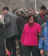 話说網友家飼養的是一隻巨貴犬,也就是網友們口中的巨型泰迪或者泰迪Plus。