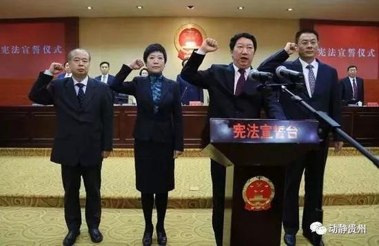 (图中人物从左自右分别为:姜建静、吴凡、王光友、王鹏朝)