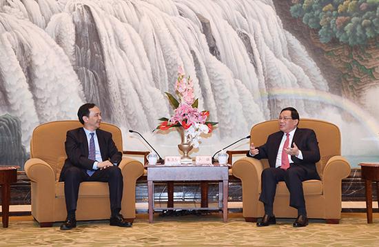 上海市委书记李强今天下午(3月25日)会见了台湾新北市市长朱立伦一行。