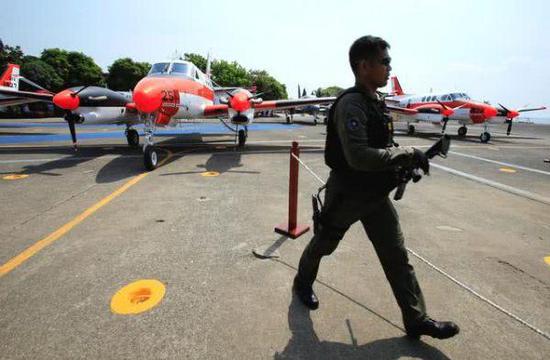 菲律宾接装日本捐赠的TC-90飞机。