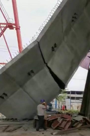 郑州北四环立交桥坍塌 官方：真正诱发主因正调查