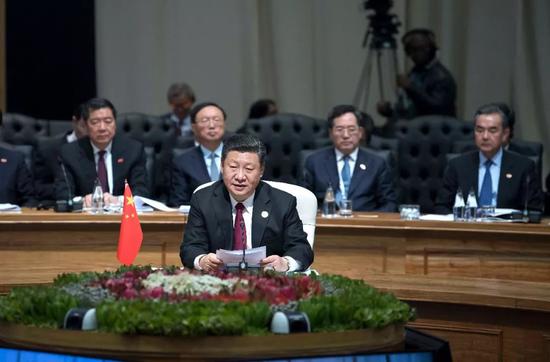 7月26日，金砖国家领导人第十次会晤在南非约翰内斯堡举行。南非总统拉马福萨主持。中国国家主席习近平、巴西总统特梅尔、俄罗斯总统普京、印度总理莫迪出席。习近平发表题为《让美好愿景变为现实》的重要讲话。新华社记者李涛摄