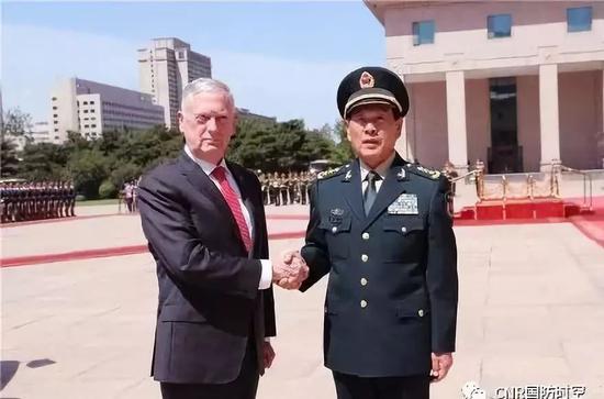  国务委员兼国防部长魏凤和6月27日在京与美国国防部长马蒂斯举行会谈。（资料图）