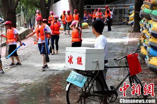 家附近就是著名的漂流景区